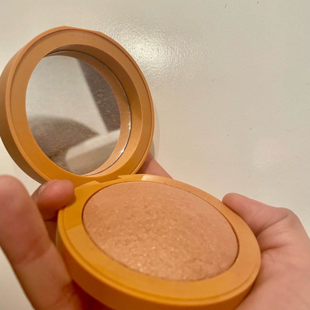 EM Cosmetics Heaven’s Glow Radiant Veil Blush in Faded Clementine